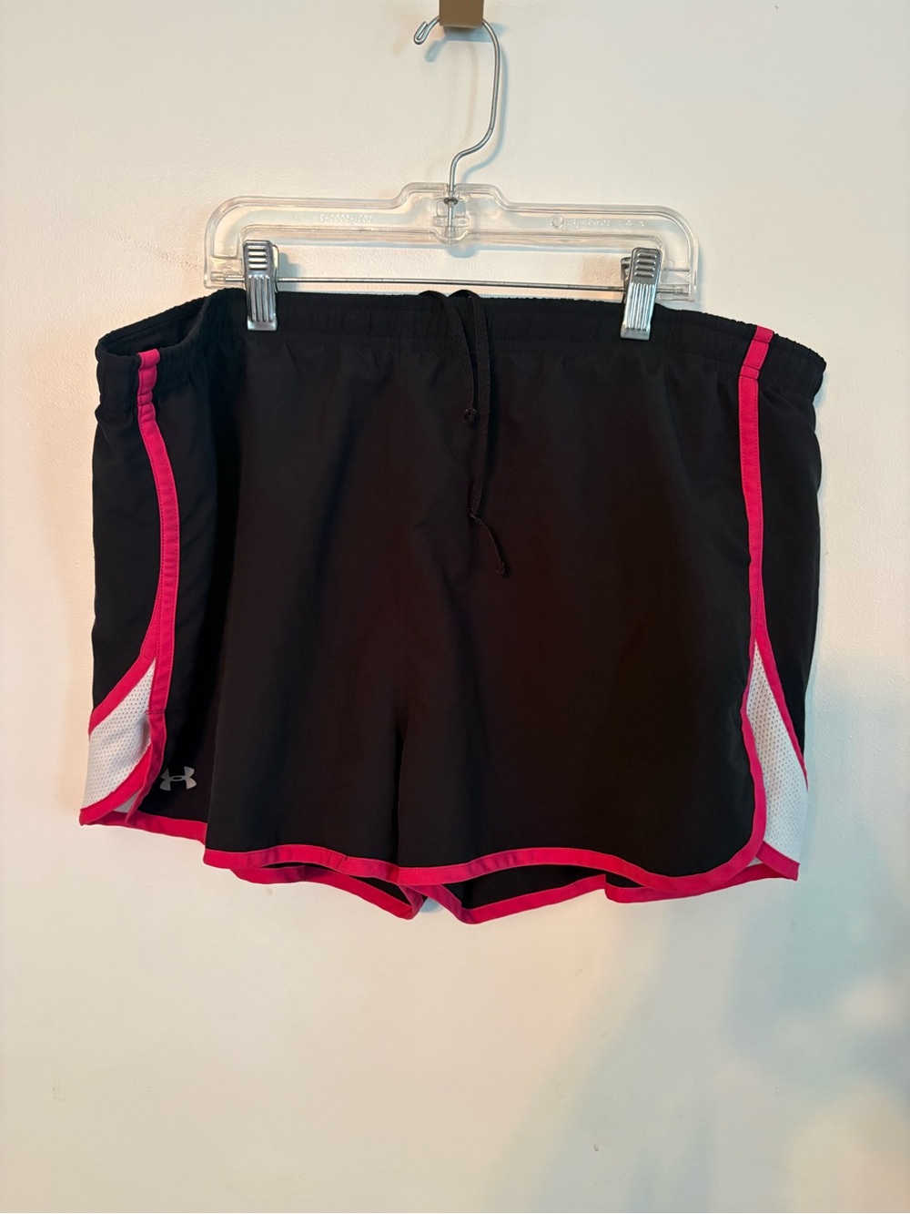 Underarmour athletic shorts - Picture 1 of 4
